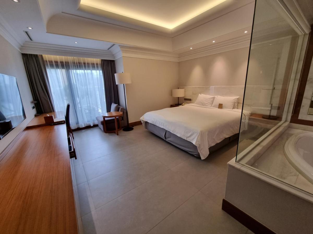 Pinegrove Hotel Gimhae Buitenkant foto